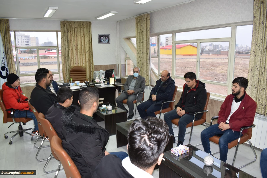 مراسم تجلیل از دانشجویان نمونه هر رشته تحصیلی، منظم خوابگاهی،فرزندان شهید- جانباز- ایثارگر و رزمنده هشت سال دفاع مقدس بمناسبت 16 آذر ماه(روز دانشجو) در دانشکده فنی و کشاورزی مراغه 3
