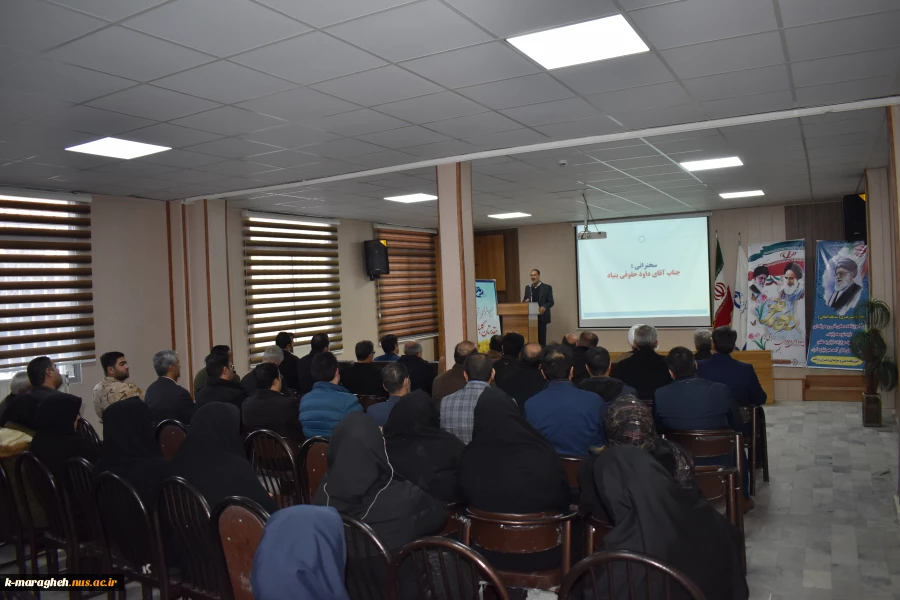 نشست روشنگری با موضوع انتخابات در ایام دهه فجر برگزار گردید.  6