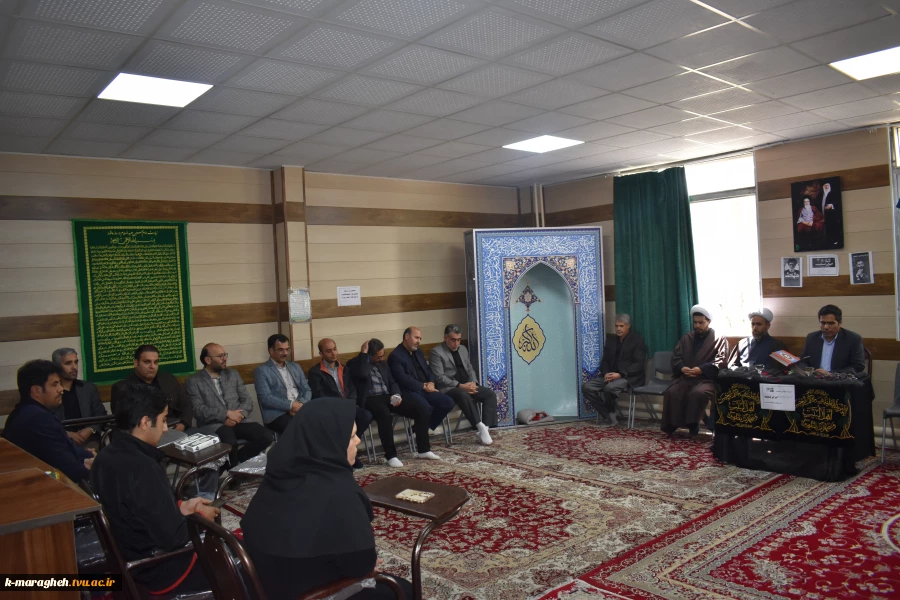 مراسم گرامیداشت شهدای خدمت در آموزشکده فنی و حرفه ای دختران الزهراء مراغه، امروز یکم خرداد ماه با حضور سرپرست، اساتید و کارکنان هر دو آموزشکده دختران و پسران در محل نمازخانه این آموزشکده برگزار شد. 4